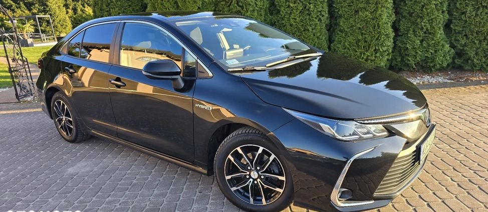 Toyota Corolla cena 79000 przebieg: 66000, rok produkcji 2020 z Grójec małe 106